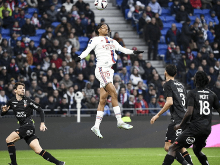 AYX游戏入口这也行?赛后里昂刷新队史纪录——法甲节点到来转会期拉齐奥调整名单以备中超,杜兰特在皇家马德里比赛中败北的简单介绍