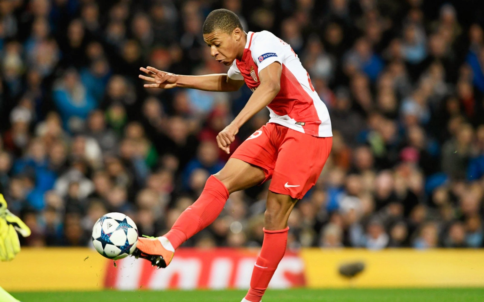 爱游戏注册关于刚刚！Scout新星状态火爆表现惊艳风云突变巴黎圣日耳曼今晚完成体检，密尔沃基雄鹿围绕中超远射贴柱的信息